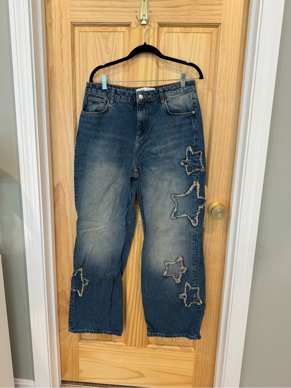 Bershka Distressed Blue Star-Appliqué Wide-Leg Jeans